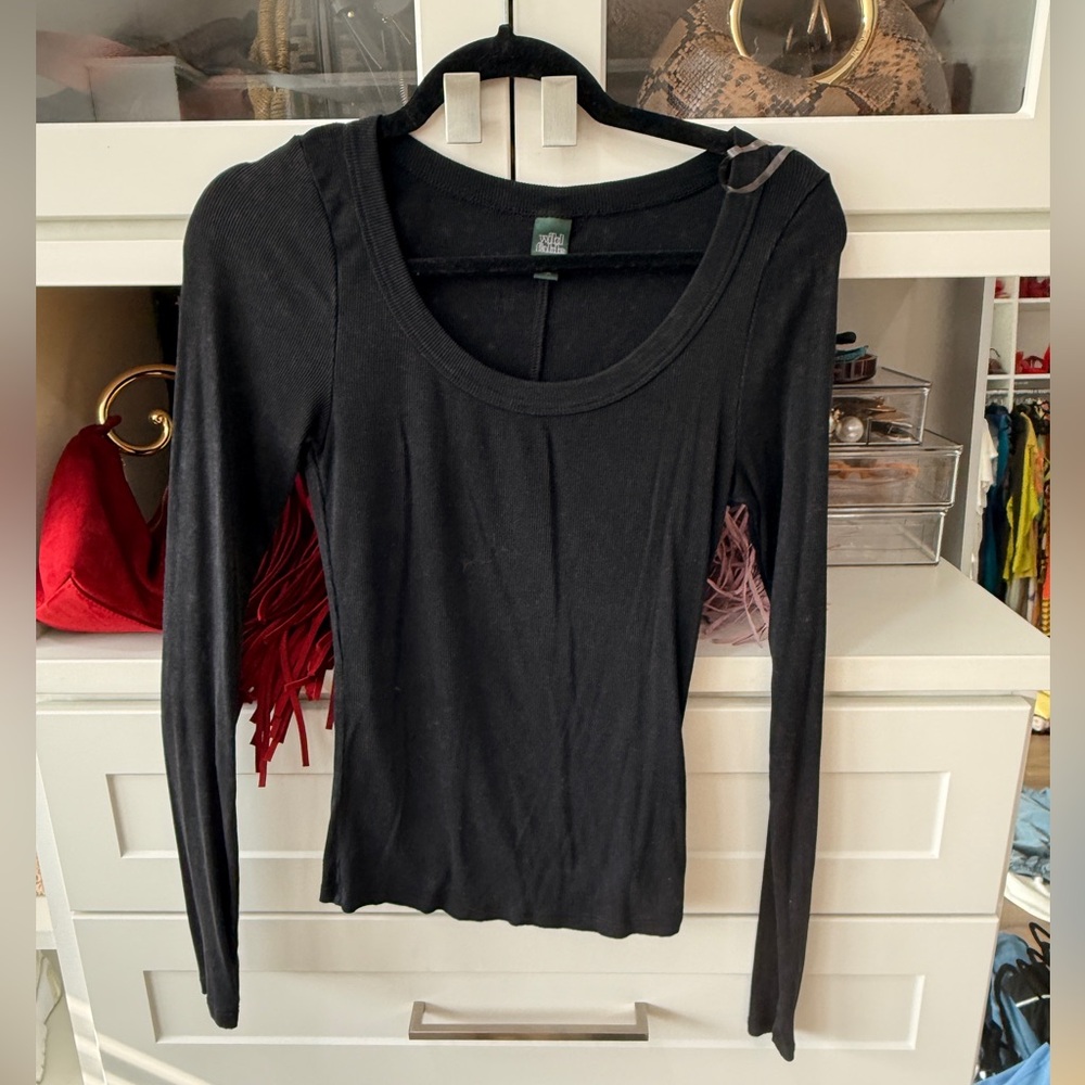 wild fable Black Long-Sleeve Scoop Neck Top